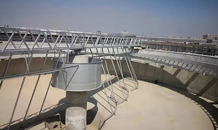 ZQXN型週邊傳動(dòng)全橋虹吸式吸(xi)泥機(jī)