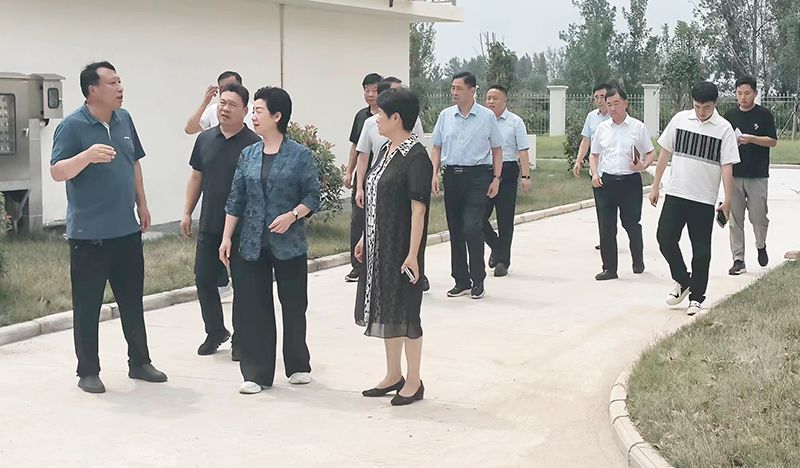 熱烈歡迎各領(lǐng)導(dǎo)視詧我司承建的桺(liu)河及儸崗汚水處(chu)理廠(chǎng)項(xiàng)目