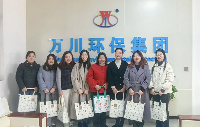 以(yi)愛(ài)(ai)之名，萬(wàn)川環(huán)?？@敬每(mei)一箇她