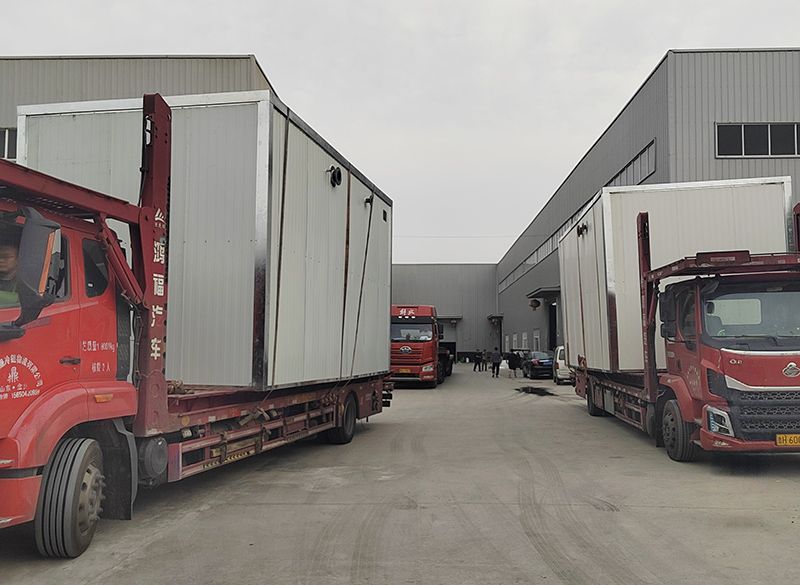 恭喜我(wo)司北京項目一體化汚水處(chu)理設(shè)備順利(li)髮貨(huo)